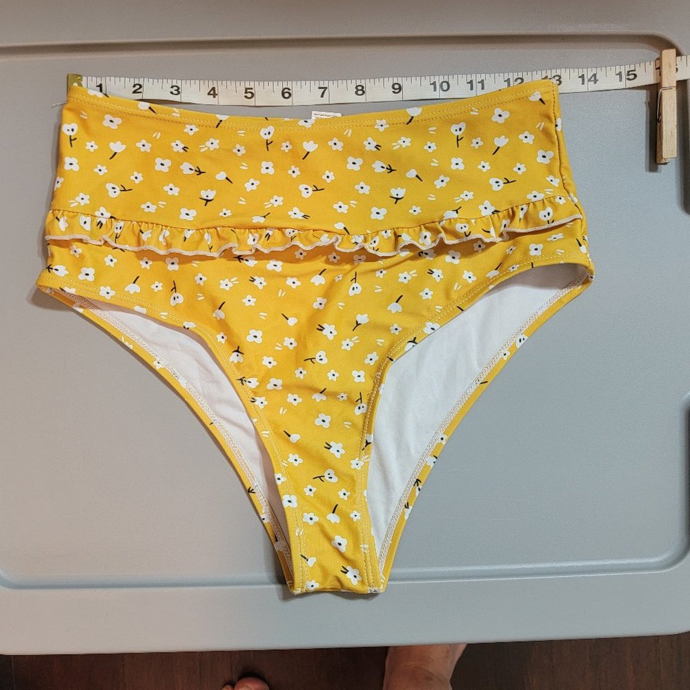 Shein White and Yellow Ruffled High waist  Bikini Bottom - Picture 10 of 10